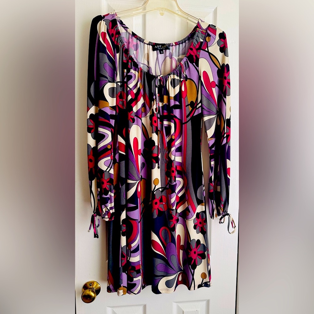 Lovely purple multi colored dress with tie sleeves and scoop neck size SM